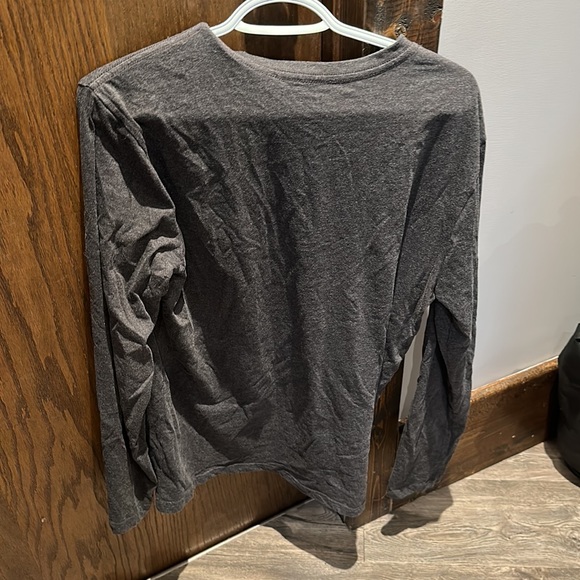 Long sleeve never worn - Picture 2 of 2